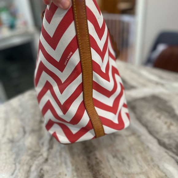 EUC Stunning RARE Chevron Dooney and Bourke large tote - Picture 10 of 12